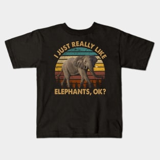 Tusker Trends Elephant Love, Tee Trendsetter Triumphs for Animal Devotees Kids T-Shirt